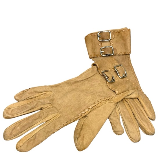 Coach Tan Silk Gloves Faux Suede Buckle Detail Lined Sz 6 1/2 Classic Minimalist - Picture 2 of 11